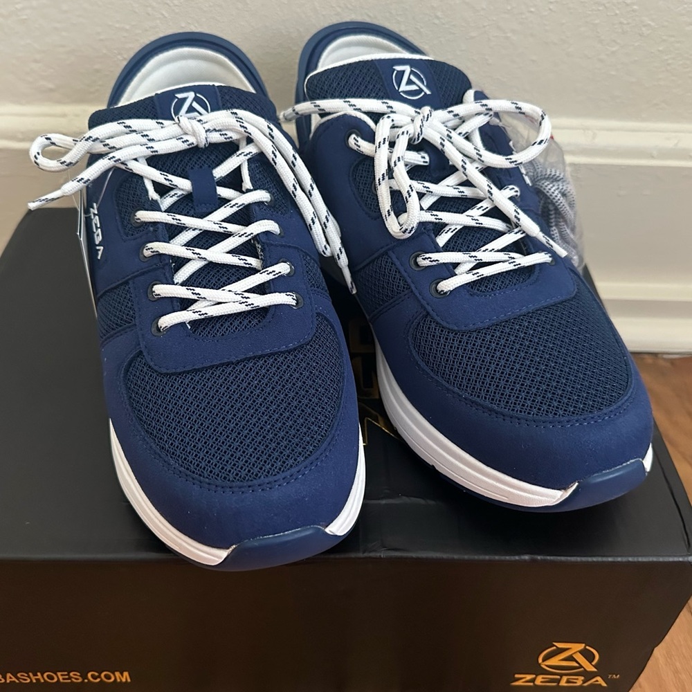 Zeba Shoes hands-free sneakers